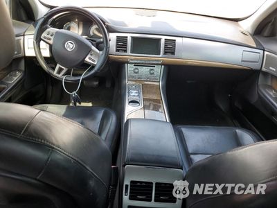Zdjęcie 8 z 13 samochodu: 2009 JAGUAR XF SUPERCHARGED VIN:SAJWA07C991R23013 - miniatura