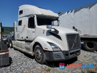 2020 VOLVO VN VNL 4V4NC9EH9LN237100 - główne zdjęcie licytacji z USA - miniatura