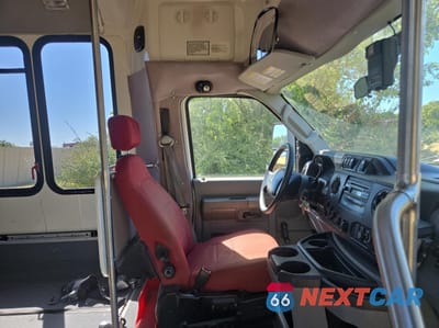 Piąte zdjęcie samochodu w środku: 2013 FORD ECONOLINE E350 SUPER DUTY CUTAWAY VAN VIN:1FDEE3FL0DDA42110 - miniatura
