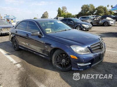Czwarte zdjęcie samochodu z boku: 2012 MERCEDES-BENZ C VIN:WDDGF4HB1CA645951 - miniatura