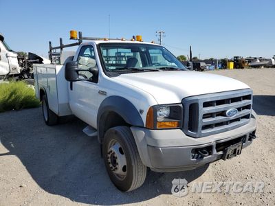Czwarte zdjęcie samochodu z boku: 2006 FORD F450 SUPER DUTY VIN:1FDXF46Y86EA46796 - miniatura