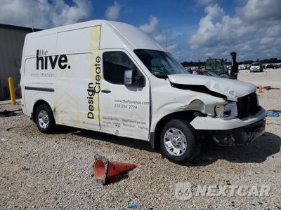 Czwarte zdjęcie samochodu z boku: 2017 NISSAN NV 2500 S VIN:1N6AF0LY6HN806098 - miniatura