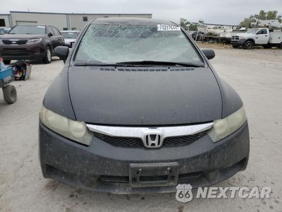 Piąte zdjęcie samochodu w środku: 2010 HONDA CIVIC LX VIN:19XFA1F52AE072715 - miniatura