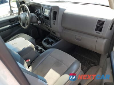 Zdjęcie 8 z 14 samochodu: 2015 NISSAN NV 1500 VIN:1N6BF0KY5FN802854 - miniatura
