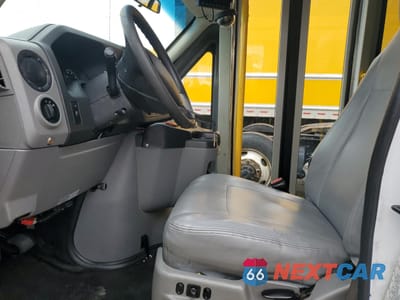 Zdjęcie 7 z 13 samochodu: 2017 FORD ECONOLINE E350 SUPER DUTY CUTAWAY VAN VIN:1FDEE3FS1HDC22113 - miniatura