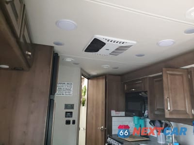 Piąte zdjęcie samochodu w środku: 2019 FORD ECONOLINE E450 SUPER DUTY CUTAWAY VAN VIN:1FDXE4FS3KDC45463 - miniatura