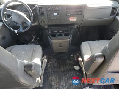 Zdjęcie 8 z 14 samochodu: 2005 CHEVROLET EXPRESS G1500 VIN:1GCFG15X851134502 - miniatura