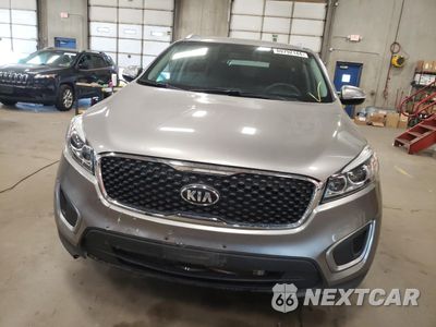 Piąte zdjęcie samochodu w środku: 2017 KIA SORENTO LX VIN:5XYPGDA51HG190537 - miniatura