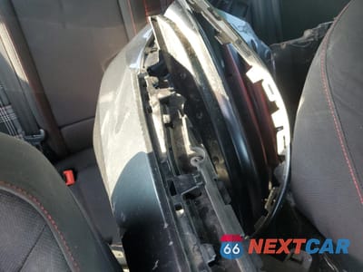 Zdjęcie 12 z 13 samochodu: 2015 VOLKSWAGEN GTI VIN:3VWYT7AU1FM044418 - miniatura