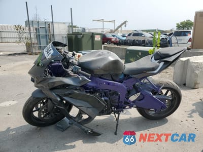 Trzecie zdjęcie samochodu z tyłu: 2024 KAWASAKI ZX636 K VIN:JKBZXJK1XRA003838 - miniatura