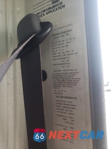 Zdjęcie 10 z 10 samochodu: 2006 ISUZU NPR VIN:4KLC4B1U86J804130 - miniatura