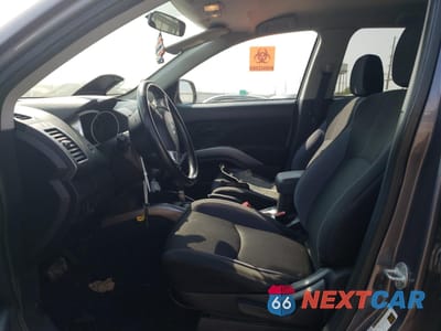 Zdjęcie 7 z 14 samochodu: 2008 MITSUBISHI OUTLANDER ES VIN:JA4LT21W28Z004958 - miniatura