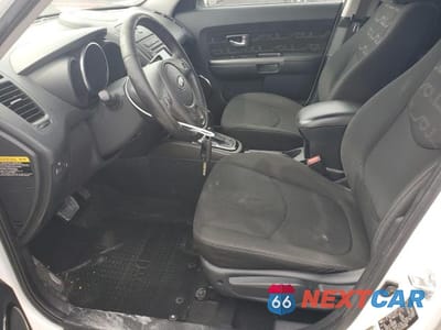 Zdjęcie 7 z 12 samochodu: 2012 KIA SOUL + VIN:KNDJT2A67C7474369 - miniatura