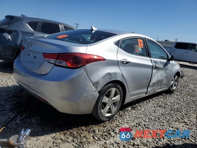 Trzecie zdjęcie samochodu z tyłu: 2013 HYUNDAI ELANTRA GLS VIN:KMHDH4AE3DU567602 - miniatura