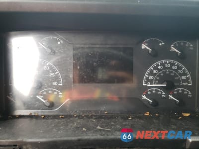 Zdjęcie 8 z 10 samochodu: 2019 VOLVO VN VNL VIN:4V4NC9EH3KN202728 - miniatura