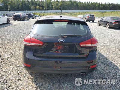 Zdjęcie 6 z 12 samochodu: 2017 KIA FORTE LX VIN:KNAFK5A87H5678505 - miniatura