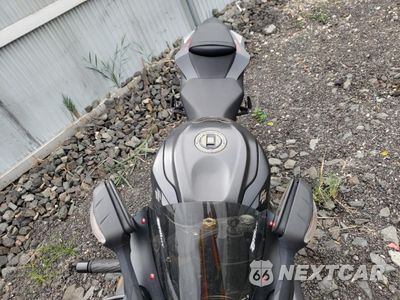 Piąte zdjęcie samochodu w środku: 2017 SUZUKI GSX-R600 VIN:JS1GN7FAXH2101291 - miniatura