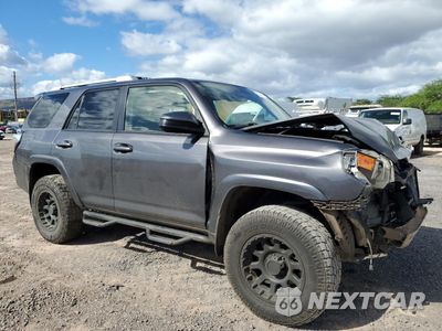 Czwarte zdjęcie samochodu z boku: 2017 TOYOTA 4RUNNER SR5 VIN:JTEZU5JR6H5157080 - miniatura