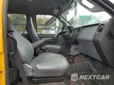 Piąte zdjęcie samochodu w środku: 2011 FORD F750 SUPER DUTY VIN:3FRYW7FGXBV551953 - miniatura