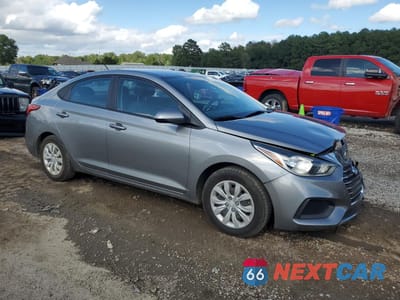 Czwarte zdjęcie samochodu z boku: 2022 HYUNDAI ACCENT SE VIN:3KPC24A63NE155755 - miniatura