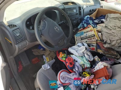 Zdjęcie 8 z 13 samochodu: 2006 KIA SEDONA EX VIN:KNDMB233X76182889 - miniatura