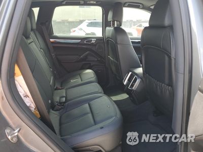 Zdjęcie 10 z 12 samochodu: 2014 PORSCHE CAYENNE VIN:WP1AA2A25ELA09925 - miniatura