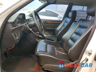 Zdjęcie 7 z 12 samochodu: 1991 MERCEDES-BENZ 300 E VIN:WDBEA30D3MB432100 - miniatura