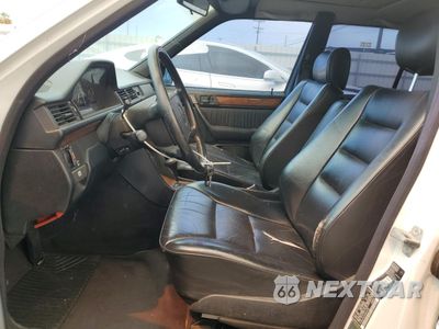 Zdjęcie 7 z 12 samochodu: 1991 MERCEDES-BENZ 300 E VIN:WDBEA30D3MB432100 - miniatura
