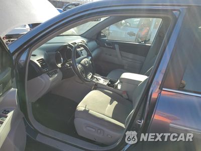 Zdjęcie 7 z 13 samochodu: 2013 TOYOTA HIGHLANDER BASE VIN:5TDZK3EHXDS122966 - miniatura