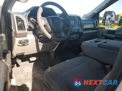 Zdjęcie 8 z 12 samochodu: 2017 FORD F450 SUPER DUTY VIN:1FDUF4GT7HEC48215 - miniatura
