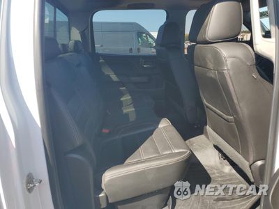 Zdjęcie 10 z 12 samochodu: 2019 GMC SIERRA K2500 DENALI VIN:1GT12SEY9KF278355 - miniatura