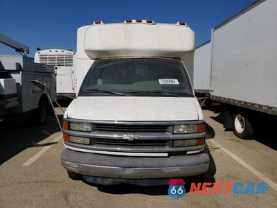 Piąte zdjęcie samochodu w środku: 2001 CHEVROLET EXPRESS CUTAWAY G3500 VIN:1GBJG31G511165796 - miniatura