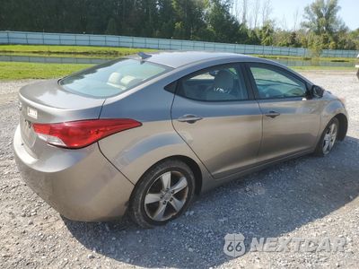 Trzecie zdjęcie samochodu z tyłu: 2013 HYUNDAI ELANTRA GLS VIN:5NPDH4AE0DH314445 - miniatura
