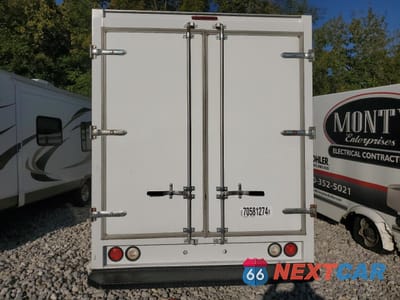 Zdjęcie 6 z 12 samochodu: 2016 FORD ECONOLINE E350 SUPER DUTY CUTAWAY VAN VIN:1FDWE3FL4GDC00716 - miniatura