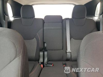 Zdjęcie 10 z 13 samochodu: 2017 JEEP CHEROKEE LATITUDE VIN:1C4PJLCB2HW572691 - miniatura