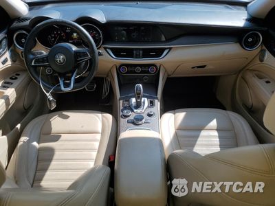 Zdjęcie 8 z 13 samochodu: 2020 ALFA ROMEO STELVIO TI VIN:ZASPAKBN5L7C94563 - miniatura