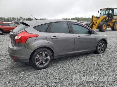 Trzecie zdjęcie samochodu z tyłu: 2014 FORD FOCUS SE VIN:1FADP3K23EL316064 - miniatura