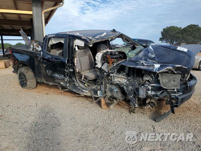 Czwarte zdjęcie samochodu z boku: 2019 CHEVROLET SILVERADO K1500 RST VIN:3GCUYEED5KG210725 - miniatura