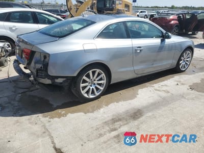 Trzecie zdjęcie samochodu z tyłu: 2011 AUDI A5 PREMIUM PLUS VIN:WAULFAFR5BA059739 - miniatura