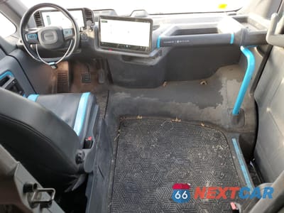 Zdjęcie 8 z 14 samochodu: 2022 RIVIAN EDV 700 VIN:7FCEHDB72NN000683 - miniatura