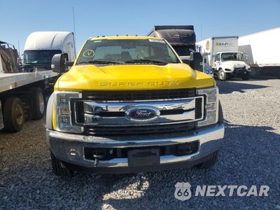 Piąte zdjęcie samochodu w środku: 2017 FORD F550 SUPER DUTY VIN:1FDUF5GT6HEC48230 - miniatura
