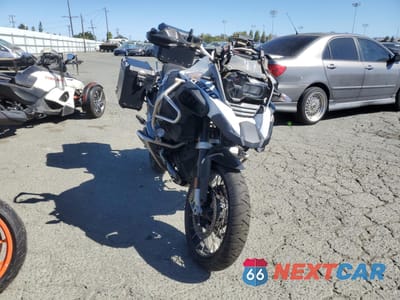 Drugie zdjęcie samochodu z przodu: 2018 BMW R1200 GS ADVENTURE VIN:WB10A1204JZ967902 - miniatura