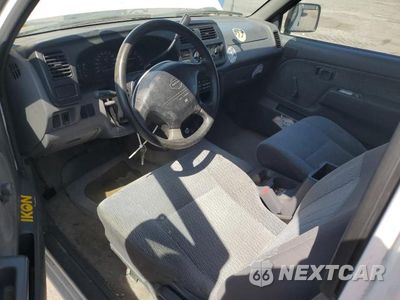 Zdjęcie 8 z 12 samochodu: 2000 NISSAN FRONTIER KING CAB XE VIN:1N6DD26S2YC335276 - miniatura