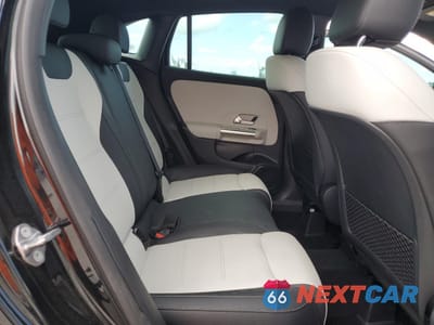 Zdjęcie 11 z 16 samochodu: 2023 MERCEDES-BENZ GLA 35 AMG VIN:W1N4N5BB9PJ458325 - miniatura