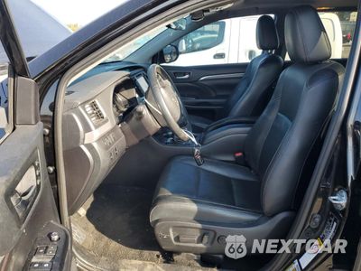 Zdjęcie 7 z 15 samochodu: 2019 TOYOTA HIGHLANDER LIMITED VIN:5TDDZRFH9KS976965 - miniatura