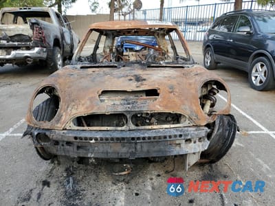 Piąte zdjęcie samochodu w środku: 2005 MINI COOPER S VIN:WMWRE33465TD93338 - miniatura