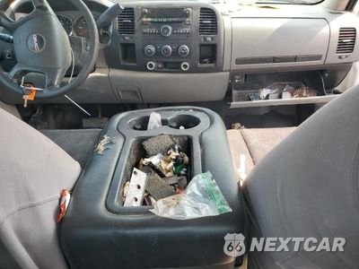 Zdjęcie 8 z 13 samochodu: 2011 GMC SIERRA K2500 HEAVY DUTY VIN:1GT22ZCGXBZ427233 - miniatura