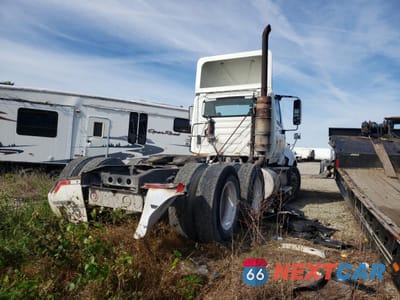 Czwarte zdjęcie samochodu z boku: 2009 INTERNATIONAL PROSTAR PREMIUM VIN:2HSCUAPR99C089818 - miniatura