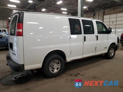 Trzecie zdjęcie samochodu z tyłu: 2004 CHEVROLET EXPRESS G3500 VIN:1GCHG35U641129811 - miniatura