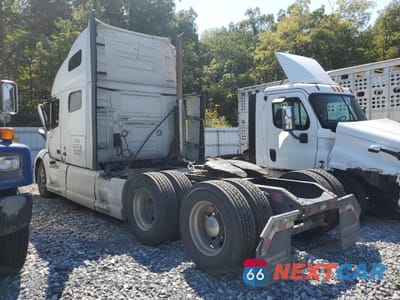 Trzecie zdjęcie samochodu z tyłu: 2020 VOLVO VN VNL VIN:4V4NC9EH9LN237100 - miniatura